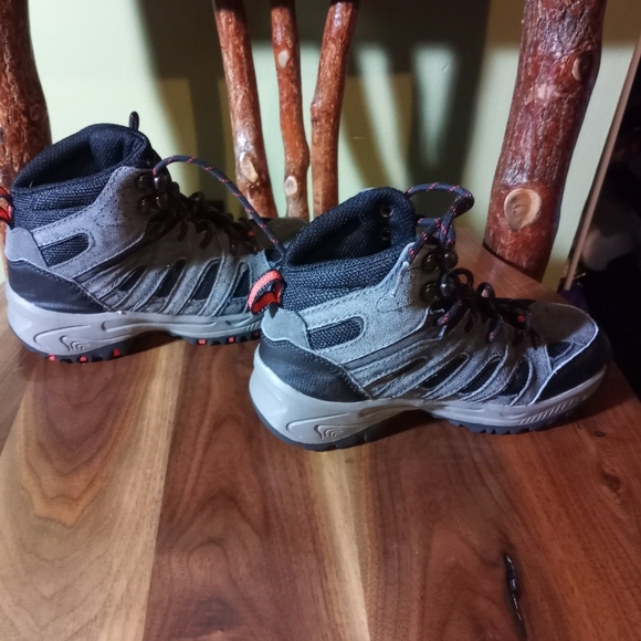 High Sierra kids boots - Picture 9 of 12